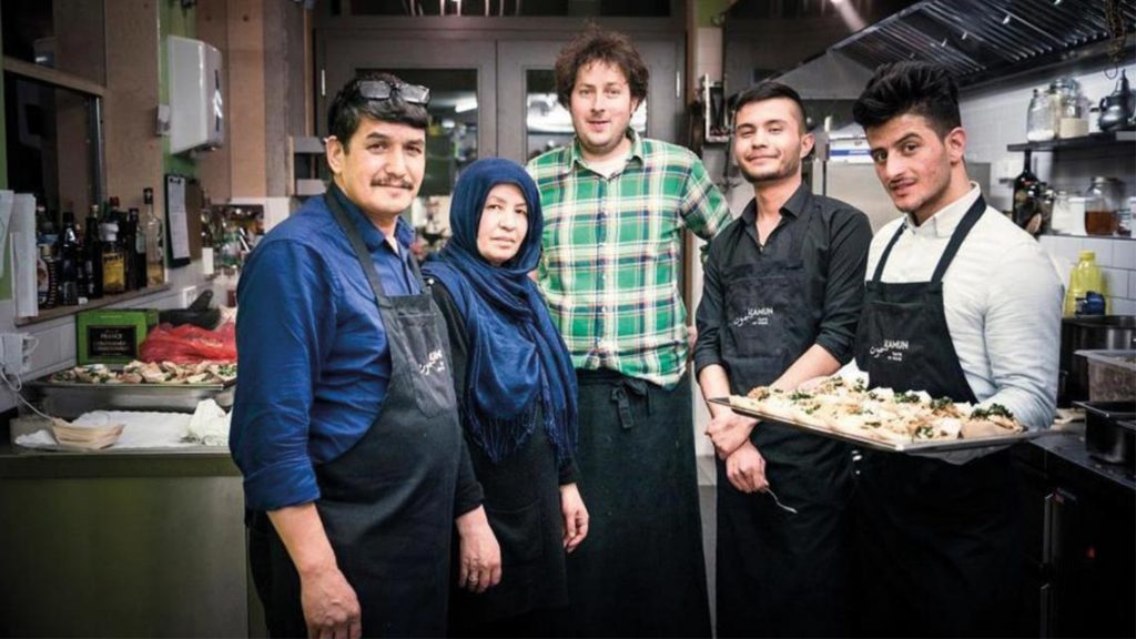 Gäste mit afghanischer Küche verzaubern und Grenzen im Kopf überwinden: Das ist das Ziel von Mohammad und seiner Frau Zahra Nazari.