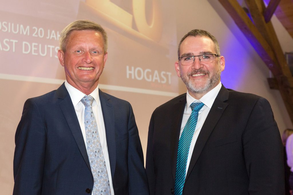 HOGAST-Geschäftsführer Lothar Lenke (links) und sein Nachfolger Andreas Klein freuten sich über das große Interesse am ersten HOGAST-Symposium in Deutschland.